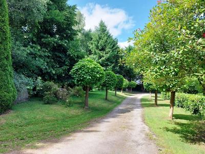 Maison - 255 m² - 9 pièces