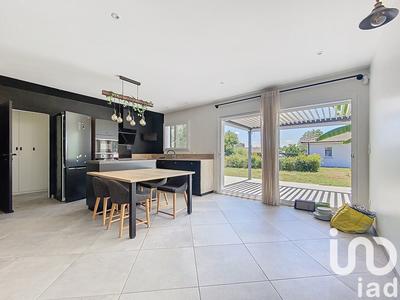 Maison - 140 m² - 5 pièces