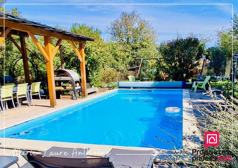 Maison - 182 m² - 8 pièces