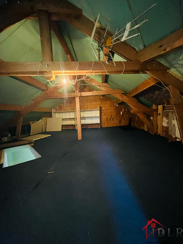 Maison - 240 m² - 7 pièces