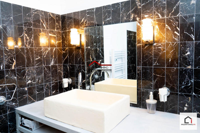 Maison - 520 m² - 8 pièces