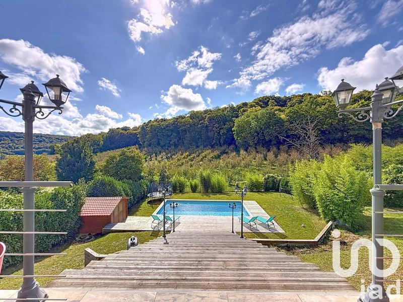 Maison - 239 m² - 6 pièces