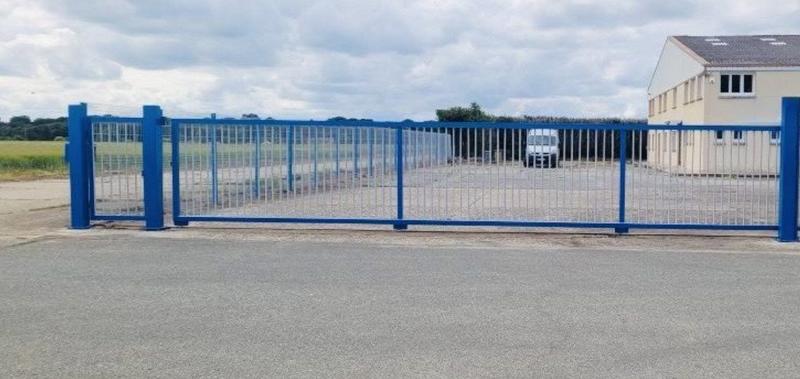 Atelier d'activités - 1 350 m² - 1 pièce