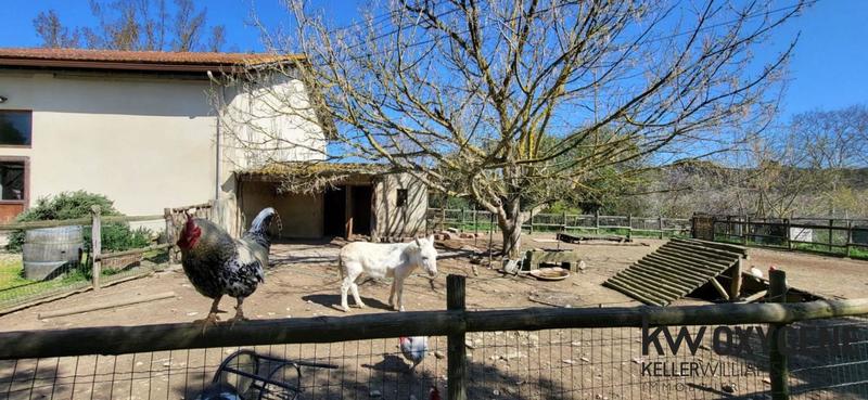 Propriété - 800 m²