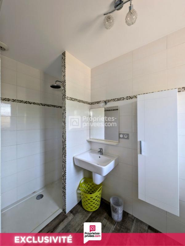 Maison - 222 m² - 9 pièces