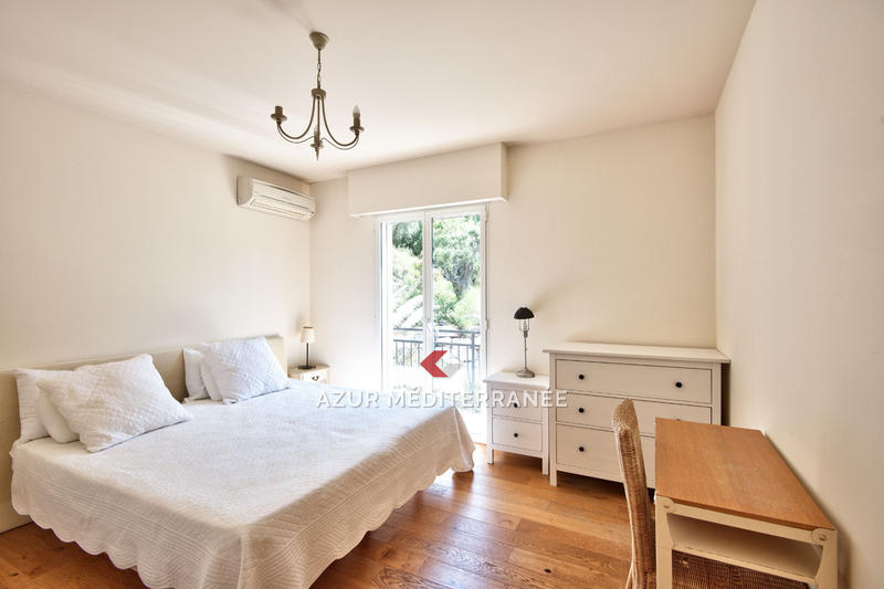 Villa - 369 m² - 6 pièces