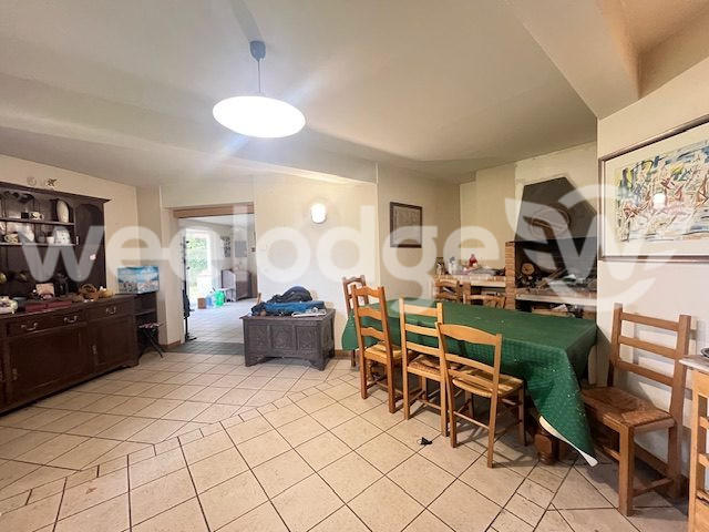 Maison - 320 m² - 12 pièces