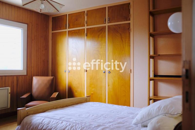 Maison - 226 m² - 15 pièces