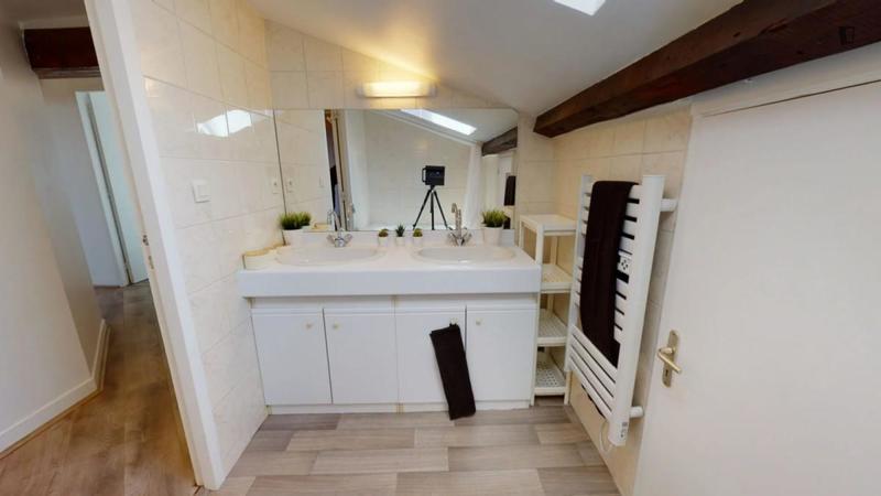 Chambre - 18 m² - 5 pièces