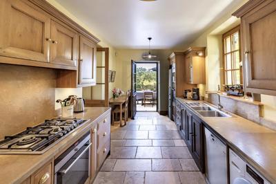 Maison - 320 m² - 8 pièces