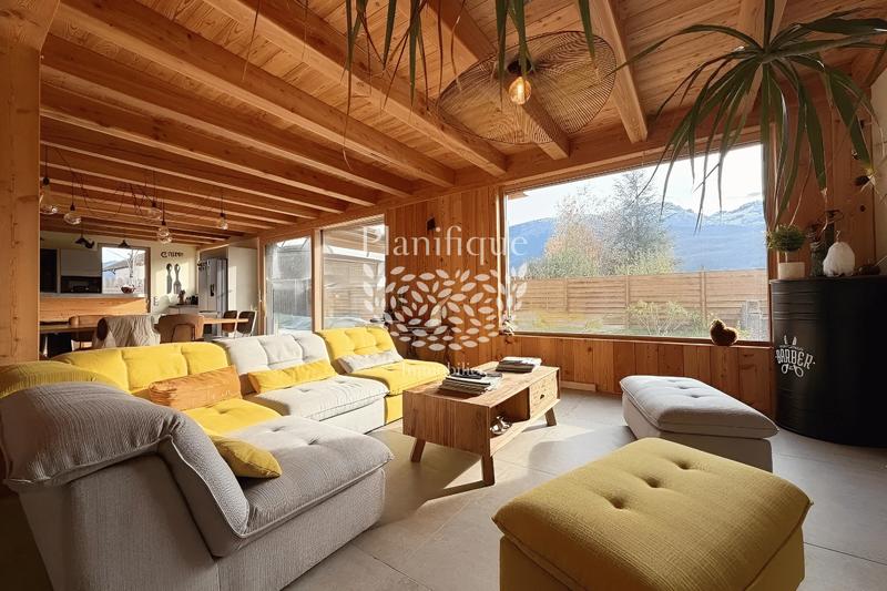 Maison - 140 m² - 5 pièces