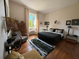 Maison - 260 m² - 8 pièces