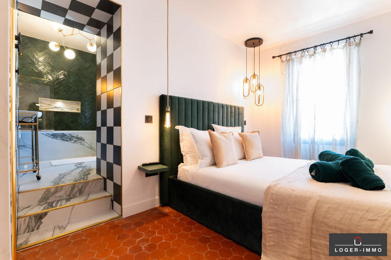 Maison - 202 m² - 8 pièces