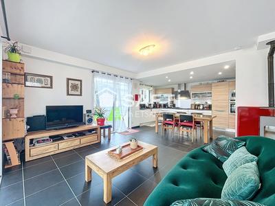 Maison - 220 m² - 8 pièces