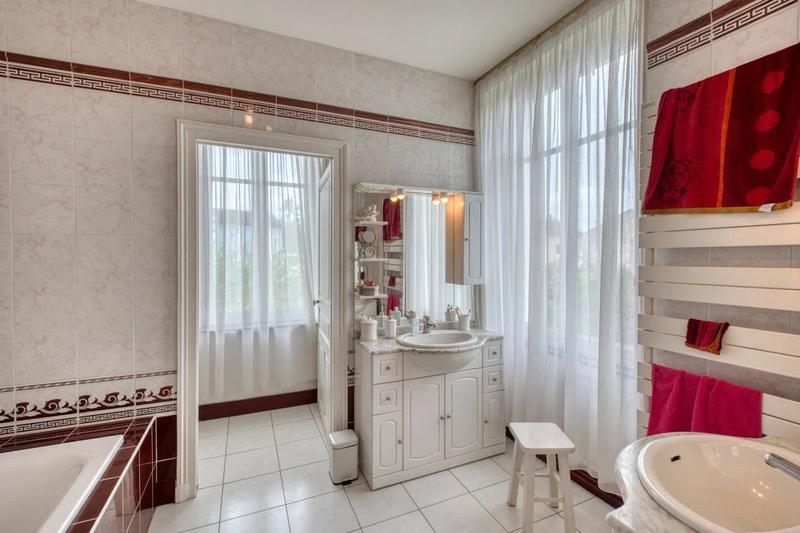 Maison de maîtres - 497 m² - 14 pièces