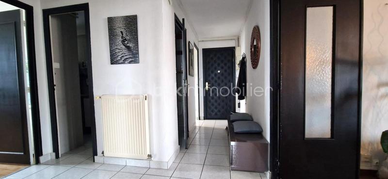Appartement - 85 m² - 5 pièces