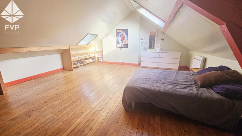 Propriété - 275 m² - 8 pièces