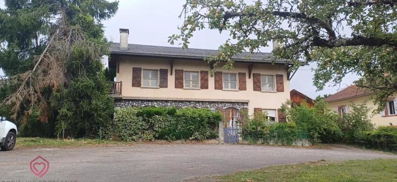 Maison - 263 m² - 9 pièces