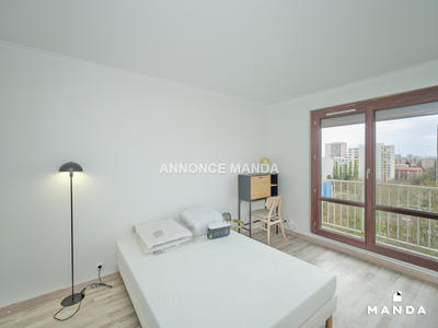 Chambre - 11 m² - 4 pièces