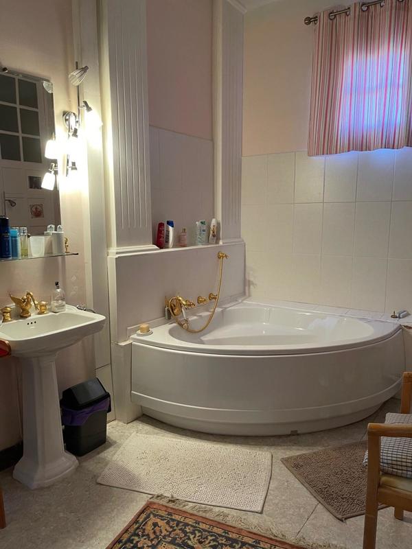 Maison - 250 m² - 7 pièces