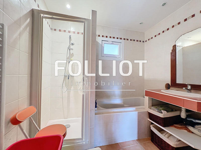 Maison - 150 m² - 8 pièces