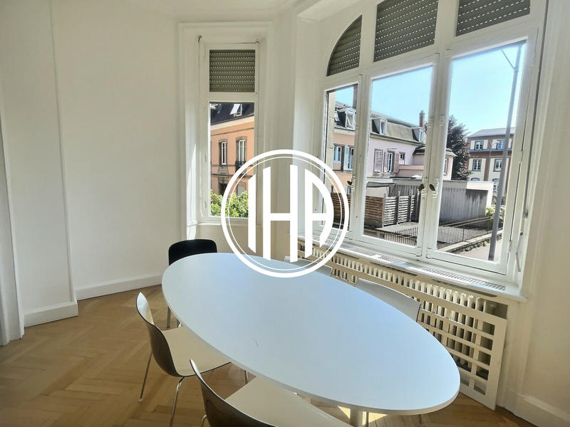 Local d'activités - 87 m² - 4 pièces