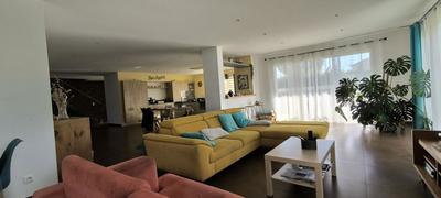 Maison - 200 m² - 6 pièces