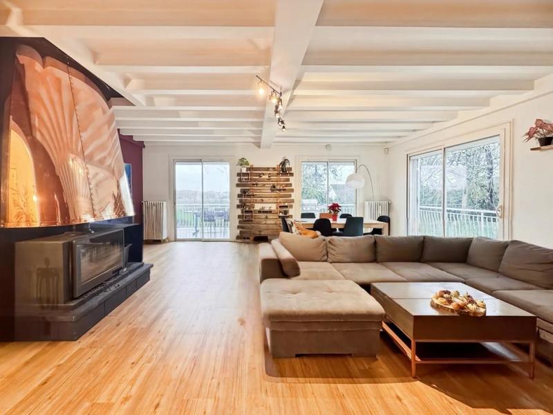 Maison - 309 m² - 10 pièces