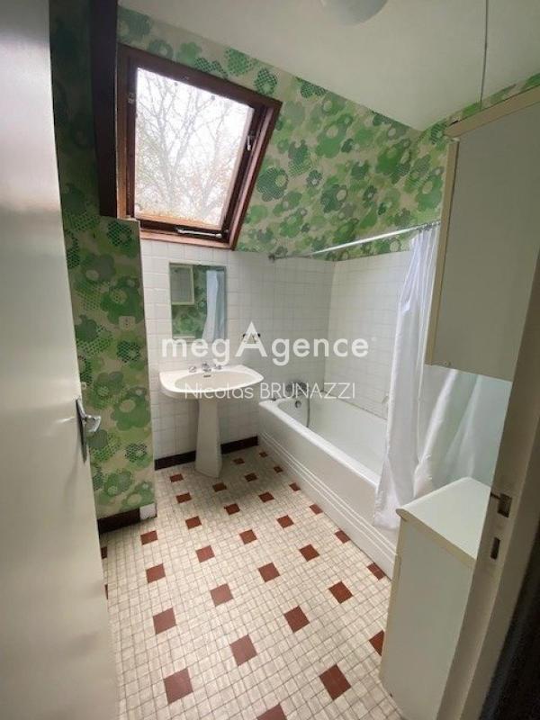 Propriété - 264 m² - 11 pièces