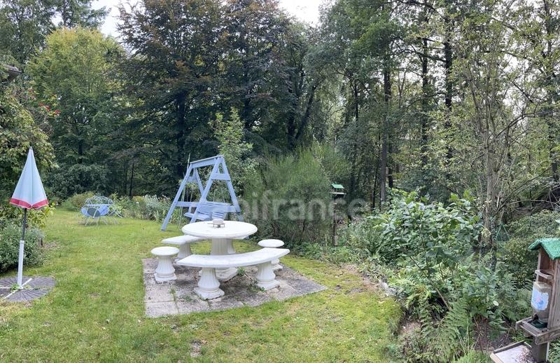 Maison - 305 m² - 9 pièces