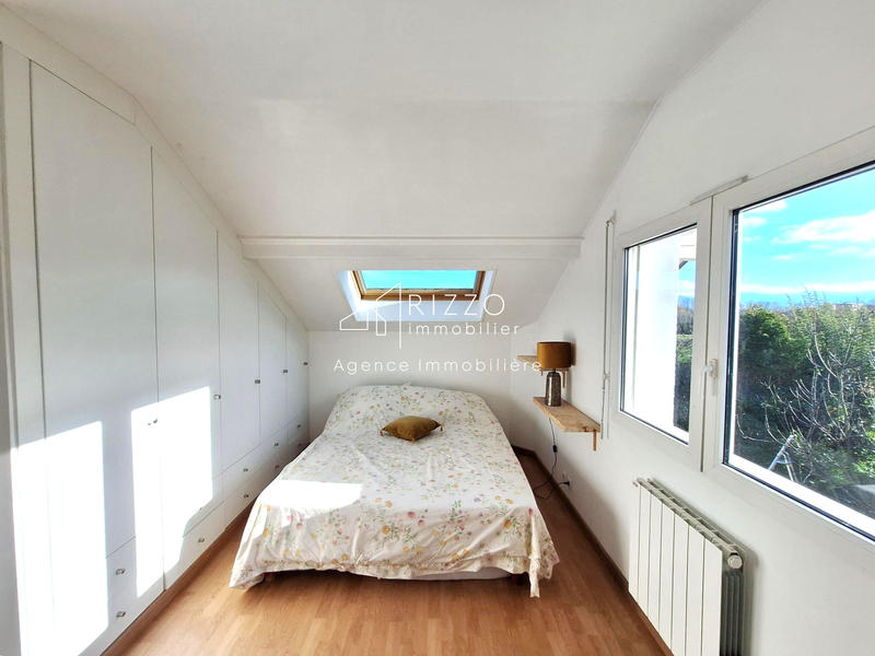 Maison - 180 m² - 6 pièces