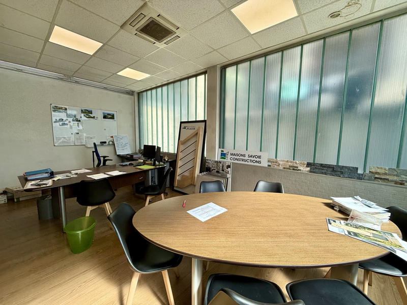 Local commercial - 111 m²