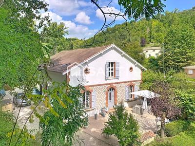 Maison - 200 m² - 7 pièces