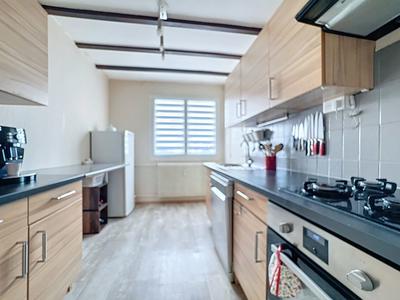 Appartement - 90 m² - 4 pièces
