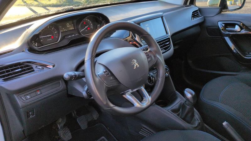 Peugeot 208 1.2 PureTech 82 Signature