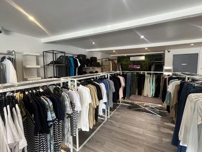 Fonds de commerce - Magasins - 109 m²