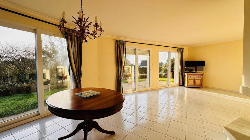 Maison - 121 m² - 6 pièces