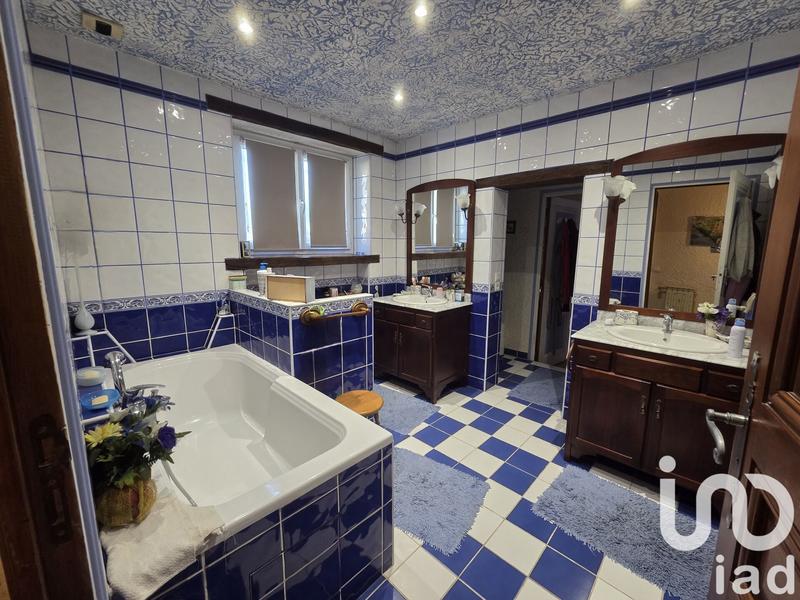 Maison - 204 m² - 7 pièces