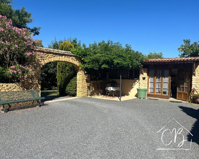 Demeure - 125 m² - 5 pièces