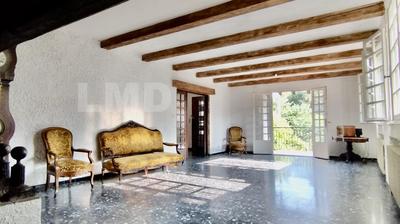 Maison - 216 m² - 10 pièces