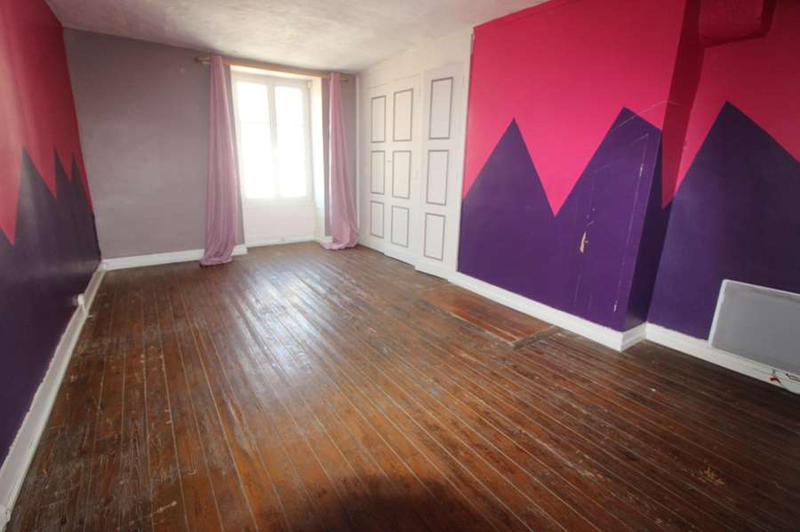 Maison - 225 m² - 9 pièces