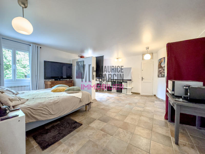 Maison - 300 m² - 10 pièces