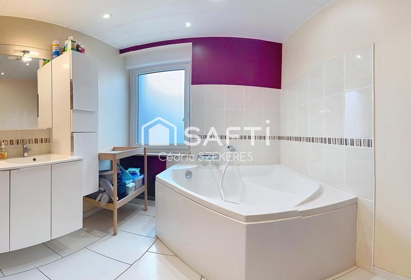 Local commercial - 240 m² - 9 pièces