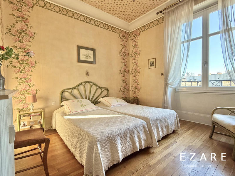 Appartement - 191 m² - 6 pièces