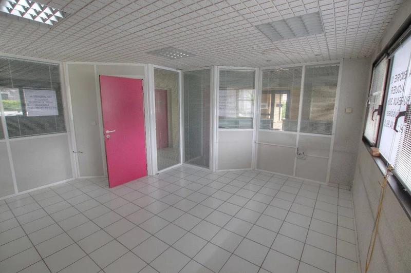 Bureau - 137 m² - 4 pièces