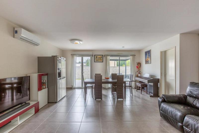 Maison - 99 m² - 5 pièces