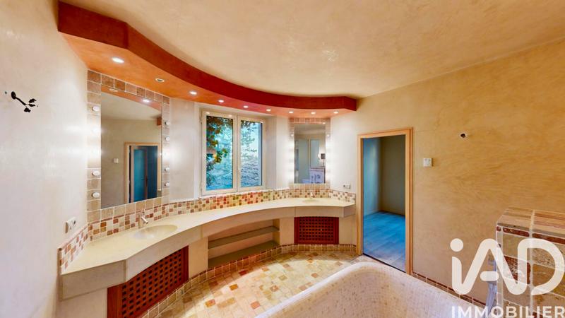 Maison de maîtres - 465 m² - 11 pièces