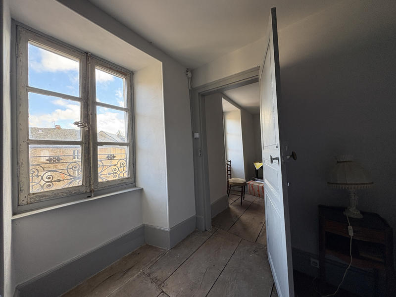 Maison - 300 m² - 10 pièces