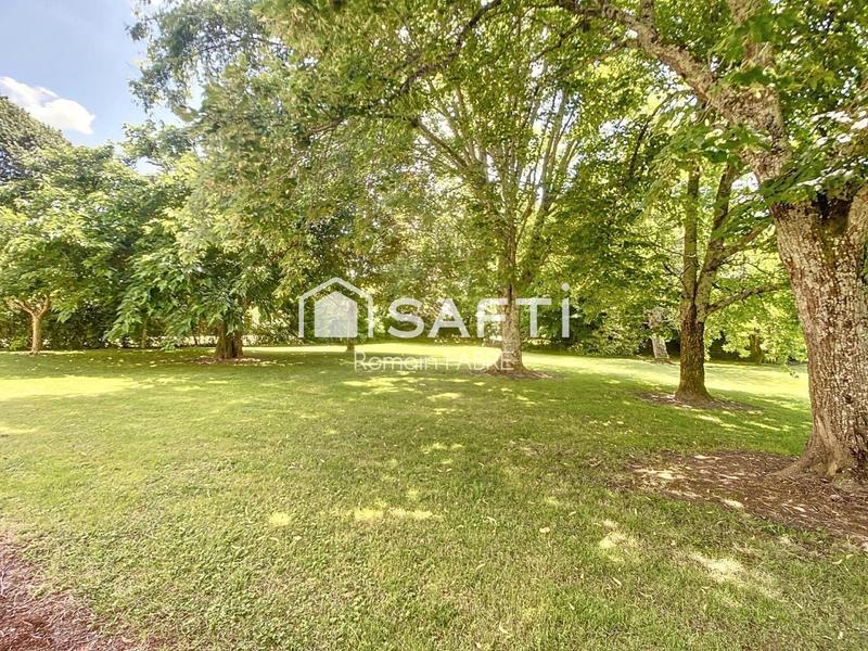 Maison - 280 m² - 8 pièces