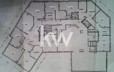 Magasins - 308 m² - 16 pièces